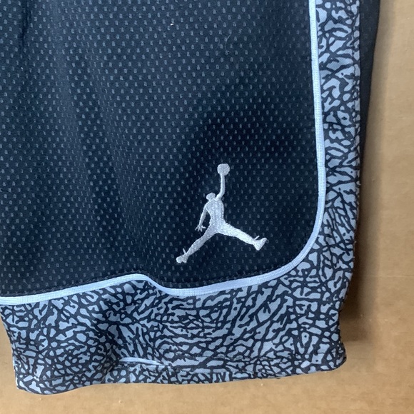 Medium Black/Gray Athletic Boys Shorts DriFit Nike Jordan - Picture 2 of 5